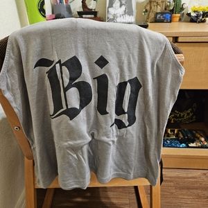 Grey shirt, sorority Big